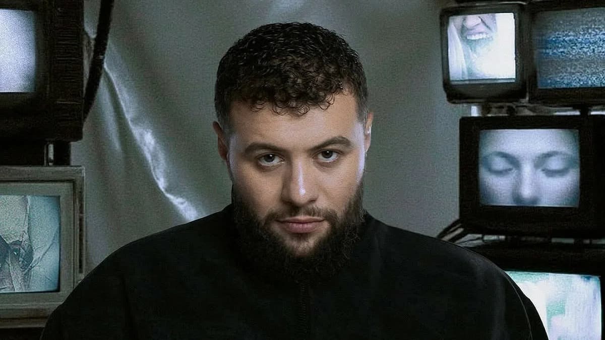 Rossiya TIV vakili Mariya Zaxarova ushbu qadamni diplomatik amaliyotdagi standart tartib va fuqaro huquqlarini himoya qilish majburiyati bilan izohladi.