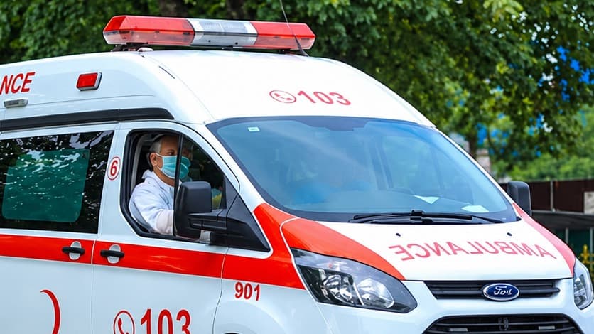 Farg‘ona shahrida 24 yoshli yigit ko‘p qavatli uyning 15-qavatidan o‘zini tashlab, vafot etdi. Bu haqda Bosh prokuratura matbuot kotibi Hayot Shamsiddinov Po…