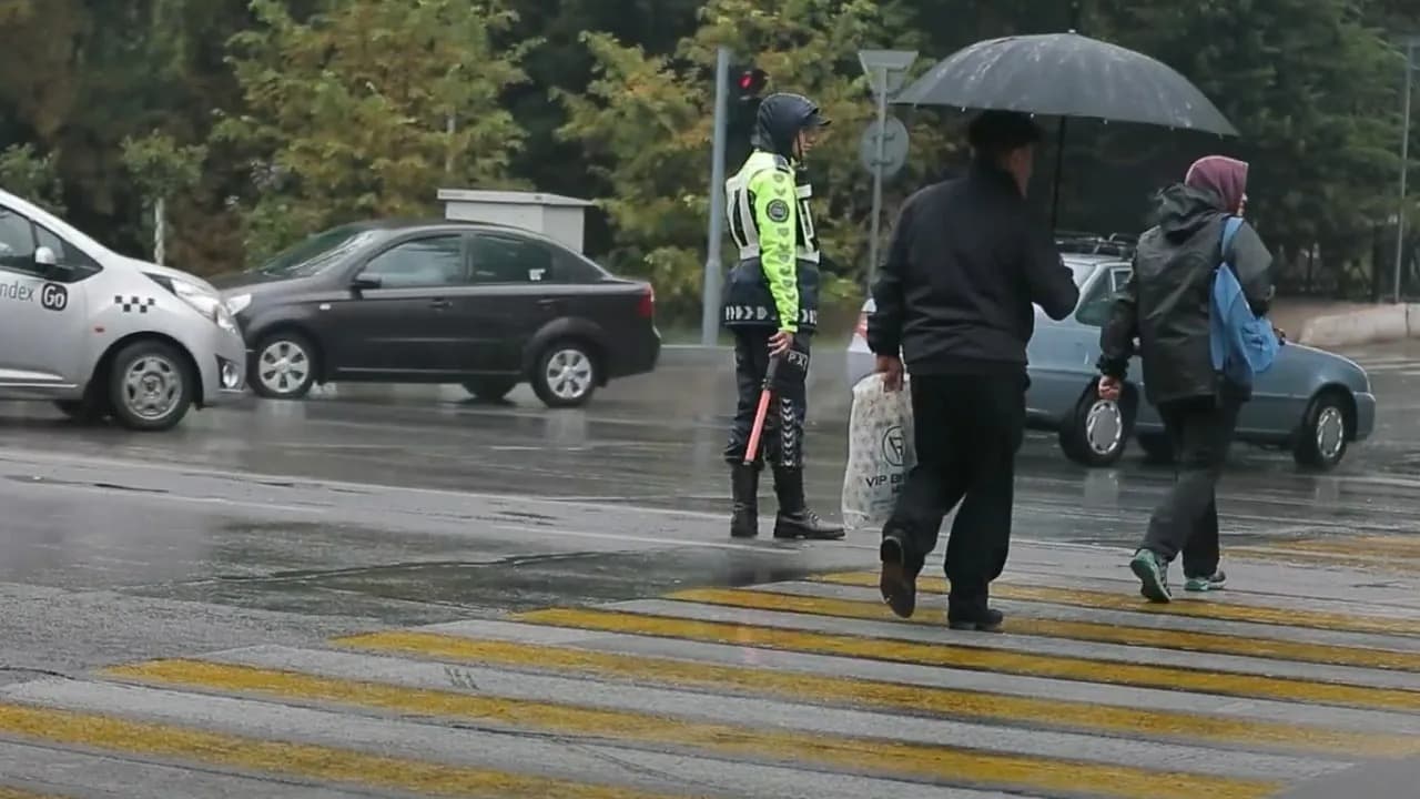 O‘zbekistonda ob-havo keskin o‘zgaradi: ayrim hududlarda kuchli yomg‘ir yog‘adi