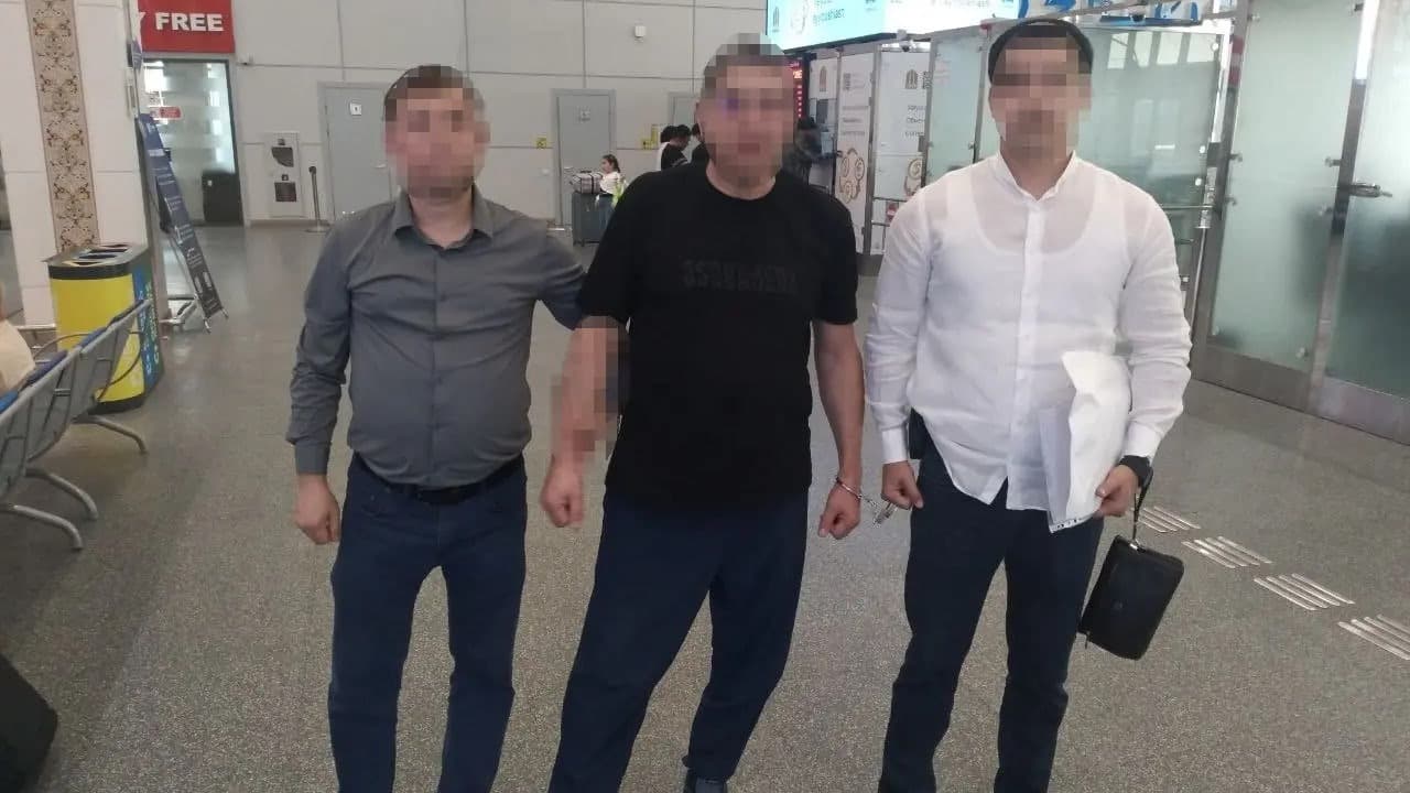 Juda ko‘p miqdordagi firibgarlikda gumonlanib xalqaro qidiruvda bo‘lgan shaxs Gruziyada ushlanib, O‘zbekistonga olib kelindi