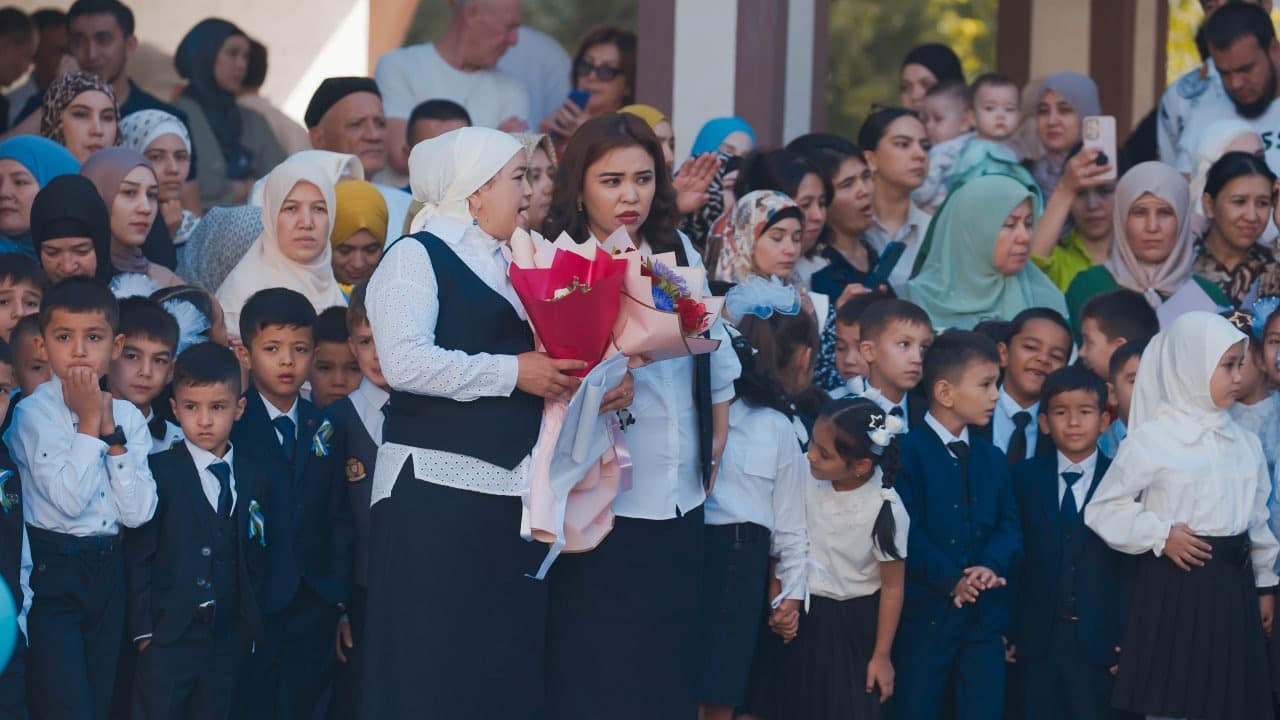 Maktablarda mehnat qilayotgan pedagoglarning asosiy qismini xotin-qizlar tashkil etmoqda – 418,8 ming nafar (72,5 foiz). Erkak o‘qituvchilar ulushi esa 158,9…