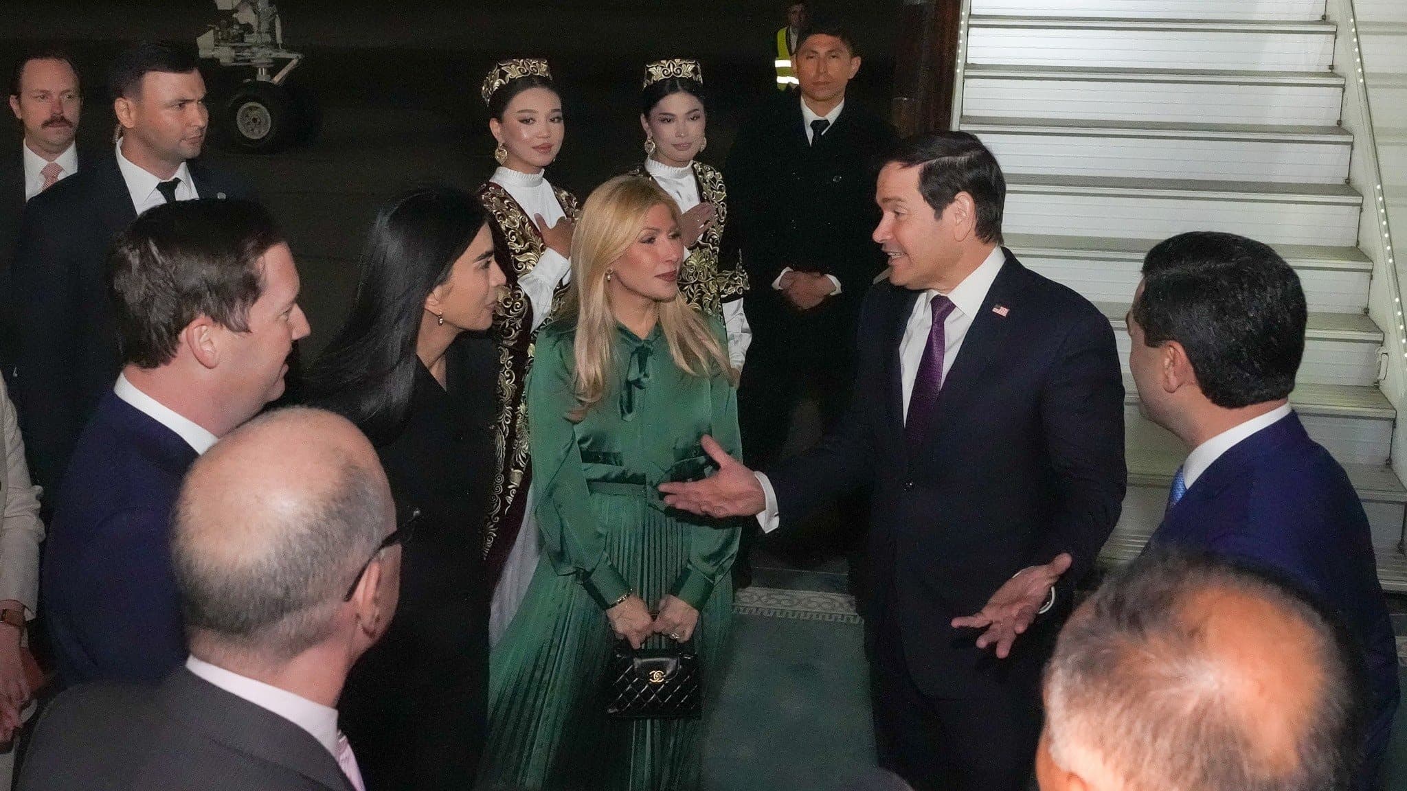 Yuqori martabali mehmonni Samarqand xalqaro aeroportida O‘zbekiston Prezdenti Administratsiyasi rahbari Saida Mirziyoyeva va Tashqi ishlar vaziri Baxtiyor Sa…