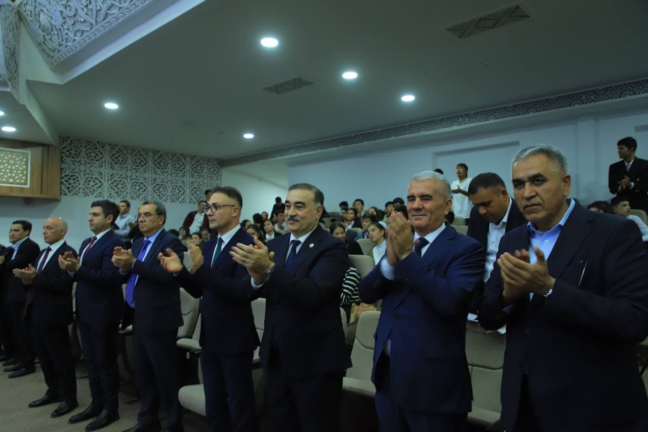 Ikki mamlakat san’atkorlari birgalikda sahnaga chiqqan kechada Ozarbayjon va O‘zbekiston o‘rtasidagi madaniy va ma’naviy rishtalar yana bir bor namoyon bo‘ldi.