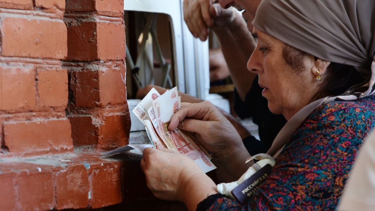 Rossiya O‘zbekiston va boshqa qator davlatlarga 1 million rubldan ortiq naqd pul olib chiqishni taqiqladi