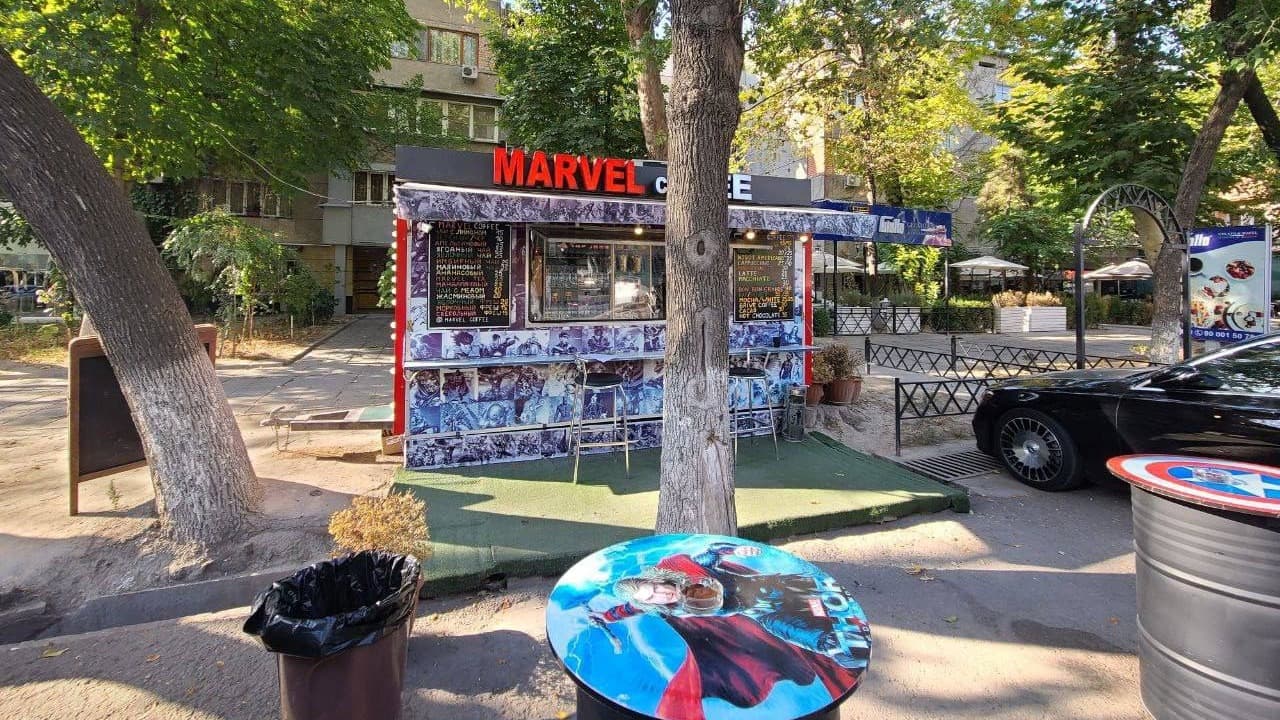 Toshkentda yo‘l chetida qurilgan “Marvel” kafesi buzib tashlangani yuzasidan rasmiy izoh berildi